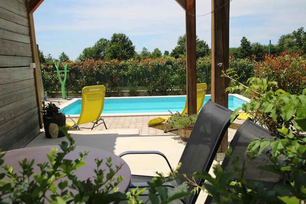 Apartments Green Garden Labinci 0*,  Chorvatsko